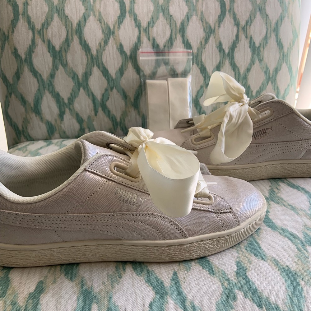 Ribbon Laced Pearlescent Pumas - image 3